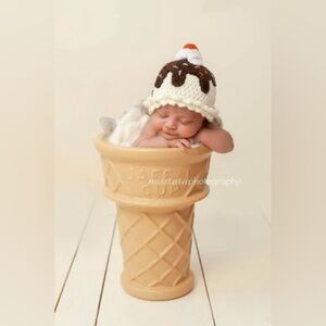 Newborn ice cream cone & matching hat photo prop. Great for photographers!